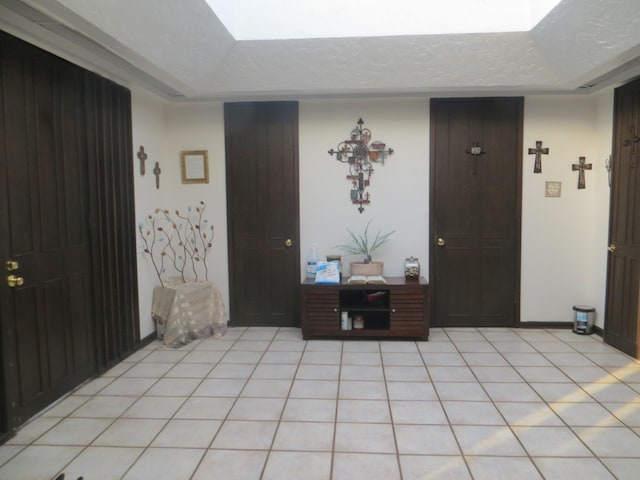 2013 Deats Rd, Dickinson, TX 77539 - foyer entrance featuring a raised ceiling