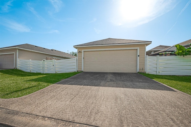 1526 Claremont Garden Cir, Houston, TX 77047 - view of detached garage