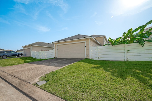 1526 Claremont Garden Cir, Houston, TX 77047 - view of front of home with driveway