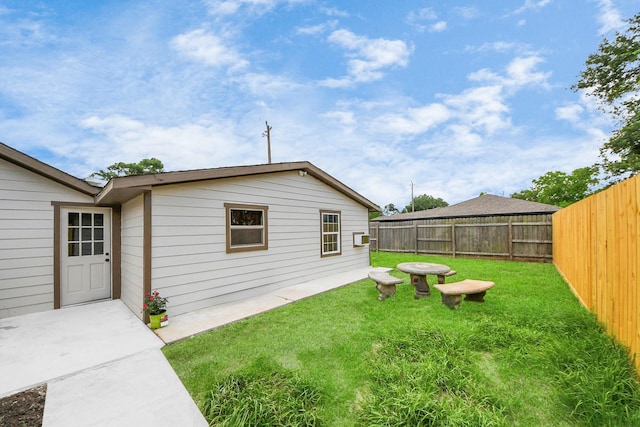 5903 Belneath St, Houston, TX 77033 - view of yard