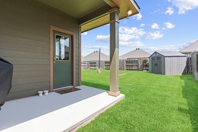 3221 Climbing Gardens Ct, Conroe, TX 77301 - view of yard with a patio area