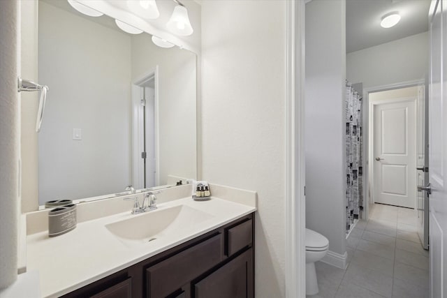 19534 Juniper Breeze Ln, Spring, TX 77379 - bathroom featuring tile patterned flooring, toilet, vanity, and a shower with curtain