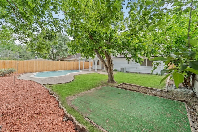 7511 Londres Dr, Houston, TX 77083 - view of yard featuring a patio