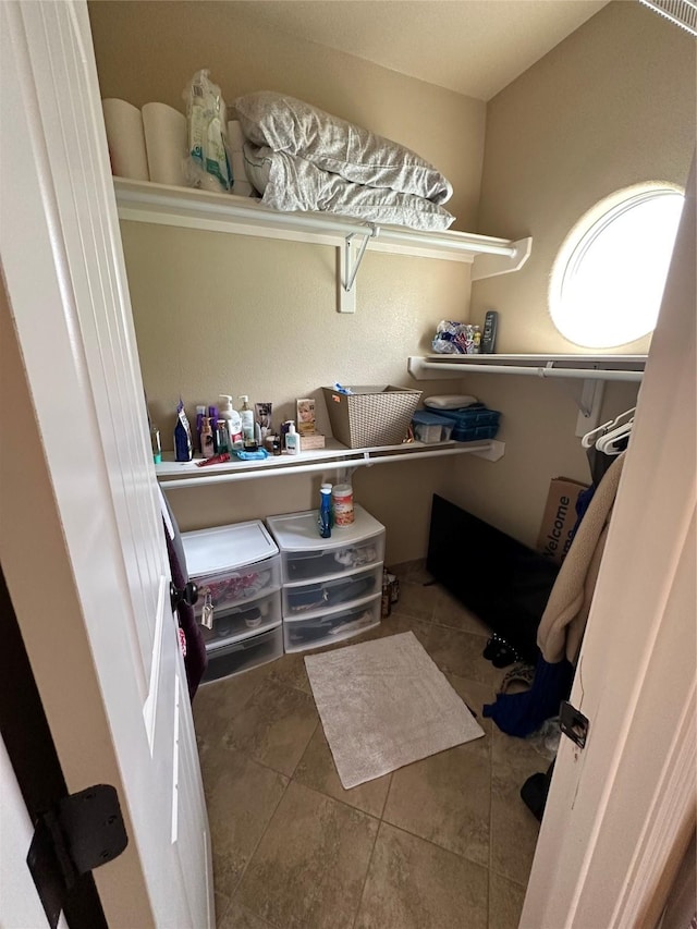 2029 Idyle Vw, Crystal Beach, TX 77650 - view of pantry