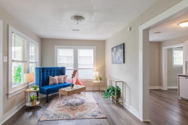 109 Porter St, La Marque, TX 77568 - sitting room featuring wood finished floors and baseboards