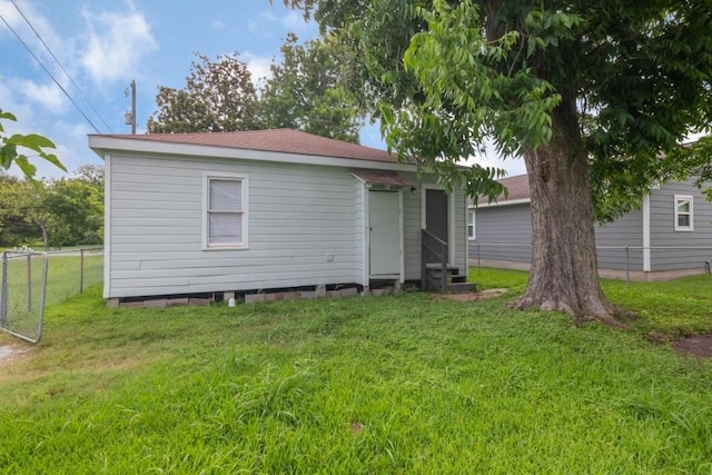 109 Porter St, La Marque, TX 77568 - rear view of house featuring entry steps