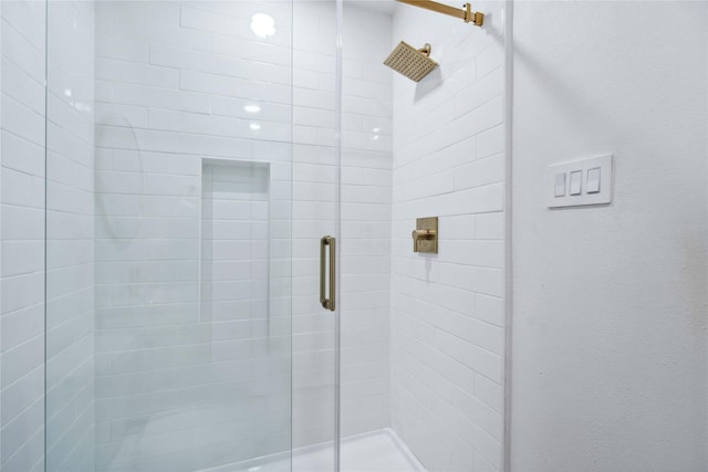 6019 Westover St, Houston, TX 77033 - bathroom with a stall shower