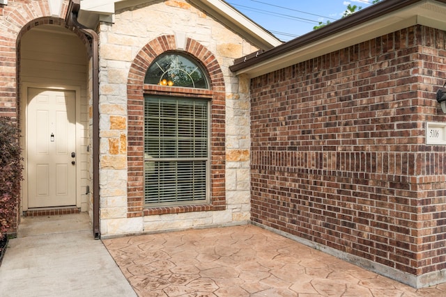 5106 Hardy St, Houston, TX 77009 - property entrance featuring brick siding