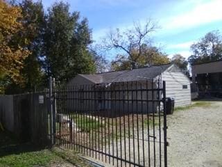 4102 Red Haw Ln, Houston, TX 77022 - view of gate