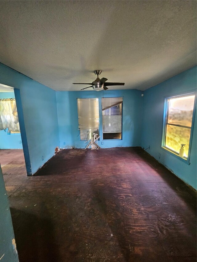 3131 Vintage St, Houston, TX 77026 - spare room featuring a textured ceiling and ceiling fan