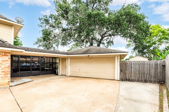 333 Banyan Dr, Lake Jackson, TX 77566 - garage with driveway