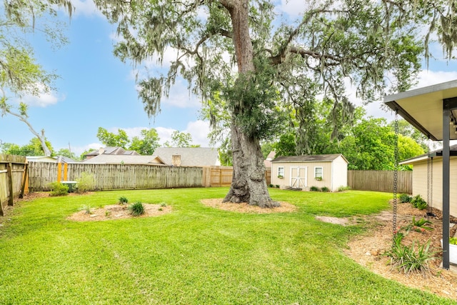 333 Banyan Dr, Lake Jackson, TX 77566 - view of yard