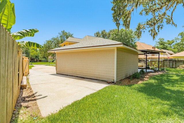 333 Banyan Dr, Lake Jackson, TX 77566 - view of garage