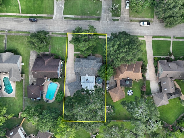 333 Banyan Dr, Lake Jackson, TX 77566