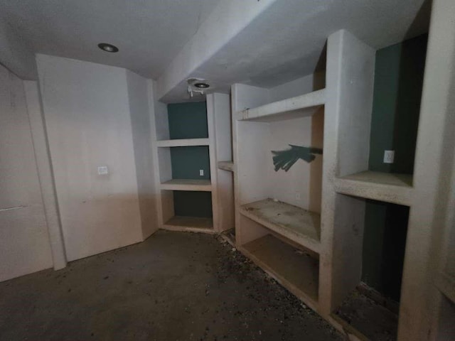14026 Bradley Rd, Clint, TX 79938 - view of mudroom