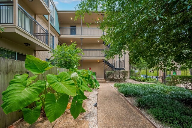 4515 Briar Hollow Pl Unit 307, Houston, TX 77027 - view of community featuring stairway