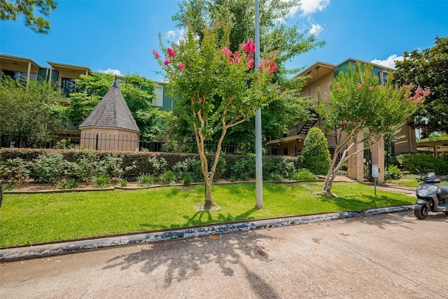 4515 Briar Hollow Pl Unit 307, Houston, TX 77027 - view of property's community