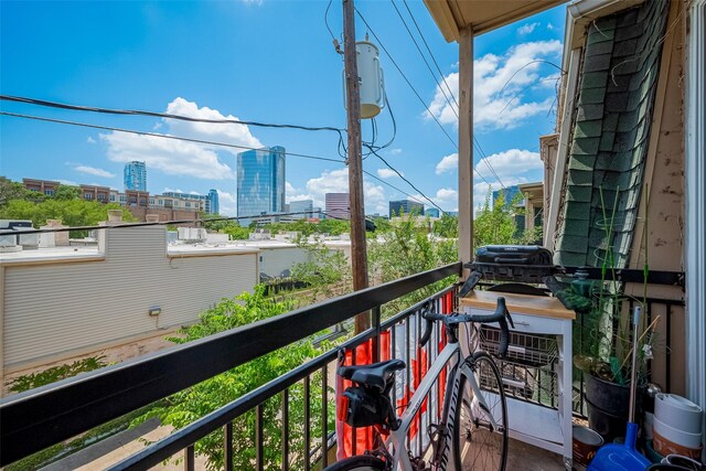 4515 Briar Hollow Pl Unit 307, Houston, TX 77027 - balcony featuring a city view