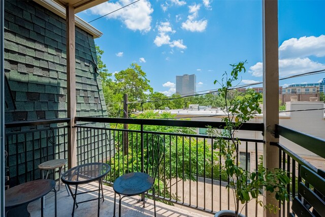 4515 Briar Hollow Pl Unit 307, Houston, TX 77027 - view of balcony