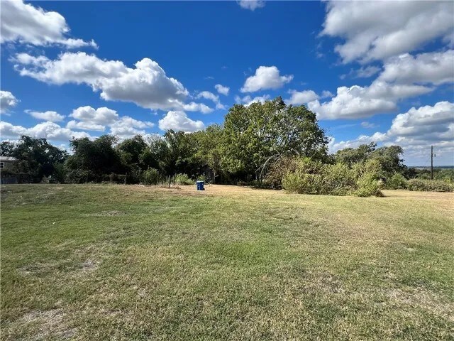 2233 N La Salle St, Navasota, TX 77868