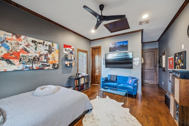 2919 Auburn Path, Sugar Land, TX 77479 - bedroom featuring wood finished floors, ornamental molding, baseboards, recessed lighting, and a ceiling fan