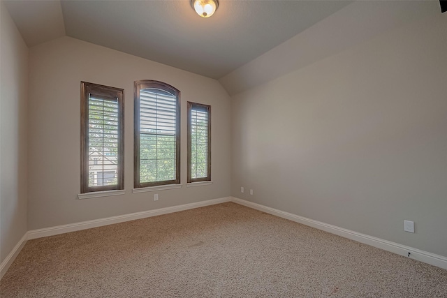 3307 Big Sky Pass, Missouri City, TX 77459 - carpeted empty room featuring vaulted ceiling and baseboards