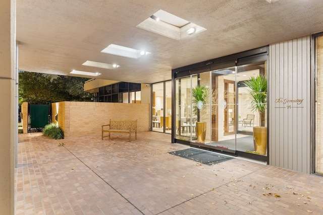 14 Greenway Plz Unit 19R, Houston, TX 77046 - view of patio / terrace