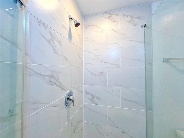 6309 Sandra St, Houston, TX 77028 - full bath featuring a stall shower