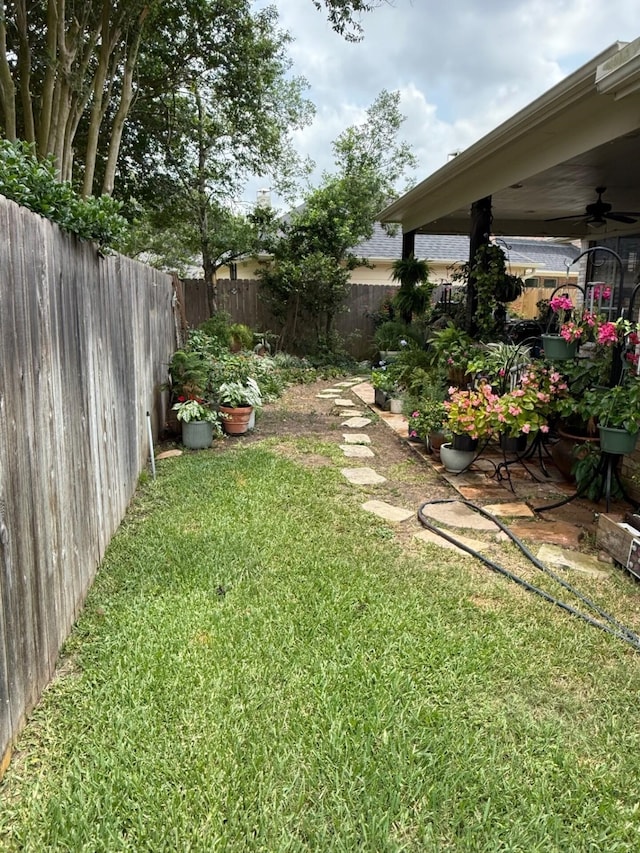 22602 Water Edge Ln, Katy, TX 77494 - view of yard with ceiling fan