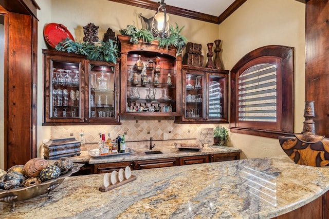 9502 Clubhouse Cir, Magnolia, TX 77354 - indoor wet bar featuring ornamental molding and backsplash
