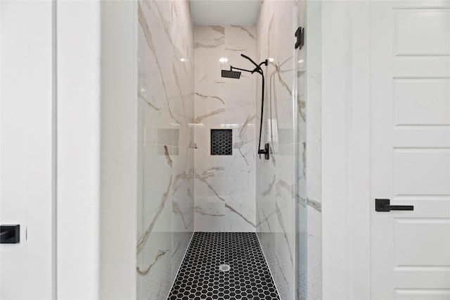 7212 England St, Houston, TX 77021 - full bathroom featuring a marble finish shower