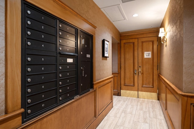 1700 Main St Unit 7B, Houston, TX 77002 - interior space with a textured wall, wainscoting, and a decorative wall