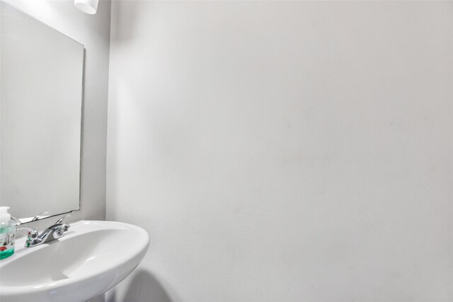 11260 Hodge Rd, Beaumont, TX 77713 - bathroom with a sink