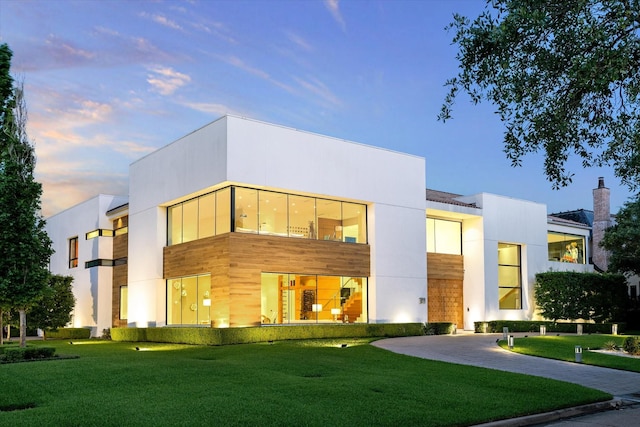 311 Brown Saddle St, Houston, TX 77057 - view of front facade featuring a front lawn
