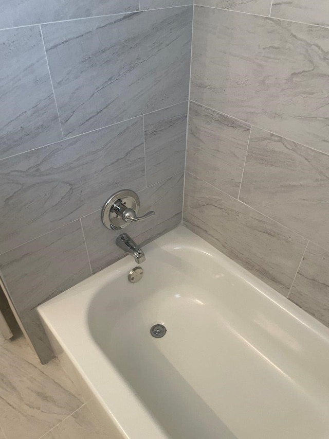 8315 Marble Arch Ct, Humble, TX 77338 - full bath with washtub / shower combination