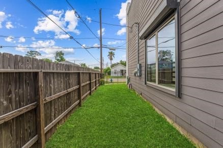 1804 Schweikhardt St, Houston, TX 77020 - view of yard