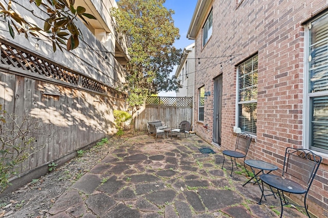 10106 Holly Chase Dr, Houston, TX 77042 - view of patio featuring a fenced backyard