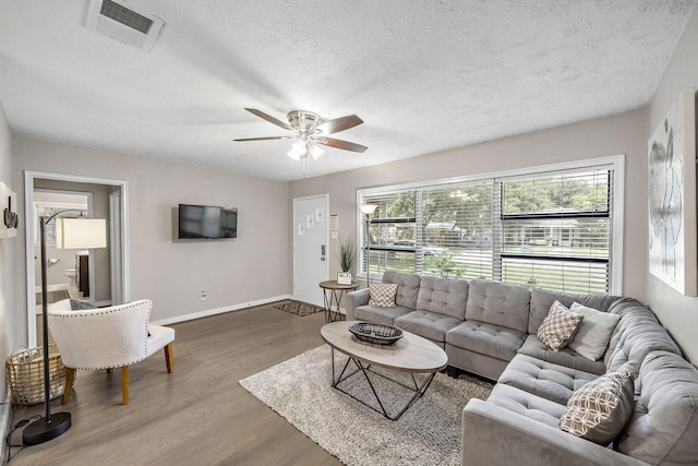 2007 Harding St, Pasadena, TX 77502 - photo 2