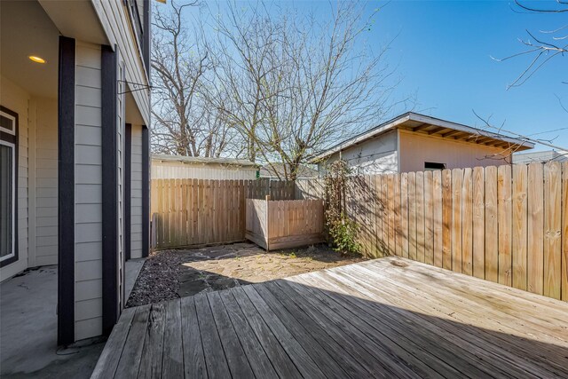 4307 Hershe St, Houston, TX 77020 - view of wooden terrace