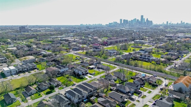 4307 Hershe St, Houston, TX 77020 - aerial view of property and surrounding area with skyline
