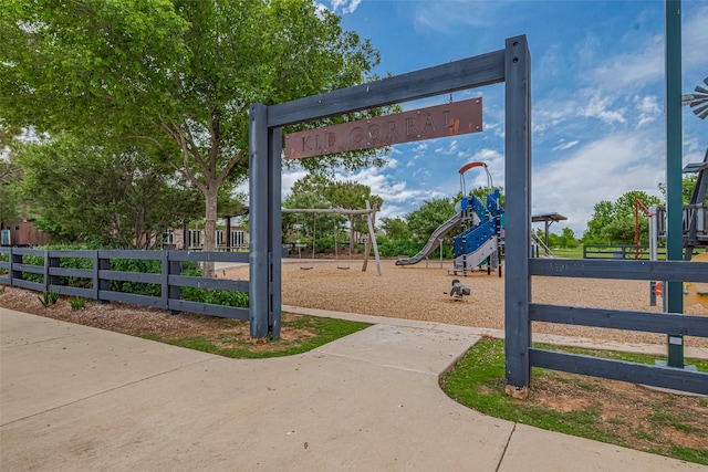 2610 Texas Orange Trl, Richmond, TX 77406 - view of community featuring fence