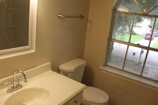 4906 Havenwoods Dr, Houston, TX 77066 - bathroom with toilet and vanity