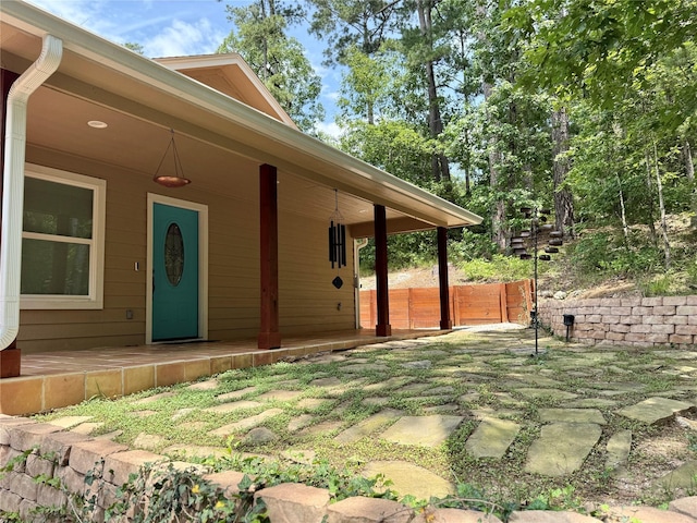 534 Oakdale Dr, Huntsville, TX 77320 - doorway to property with a porch