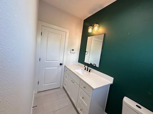 4816 Brinkman St, Houston, TX 77018 - bathroom with vanity and toilet