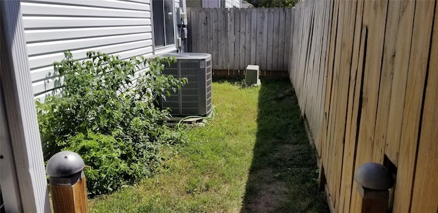 2118 Linea Del Pino St, Houston, TX 77077 - view of yard with fence and central AC