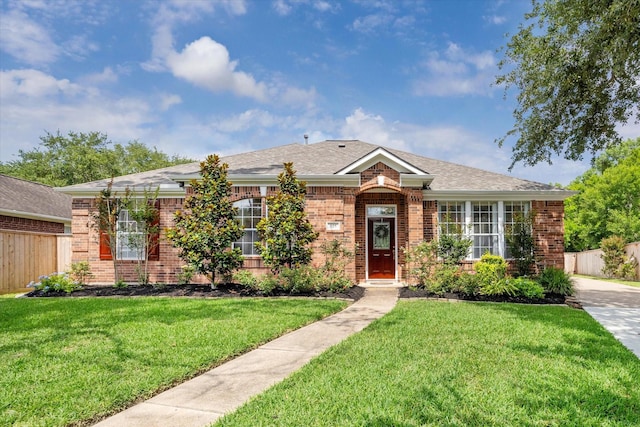 815 Spring Valley Ct, Sugar Land, TX 77479 - ranch-style house featuring brick siding