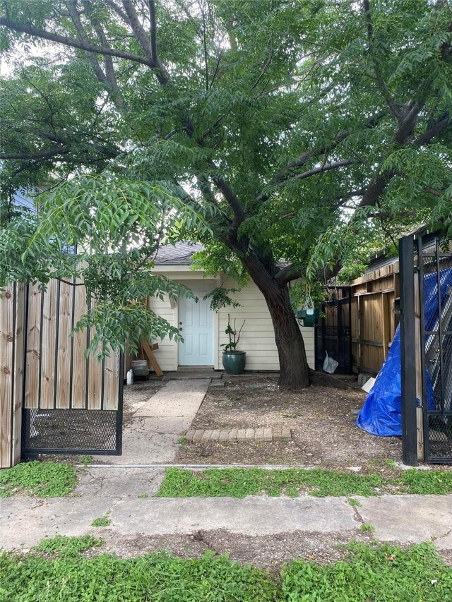 2719 Alabama St, Houston, TX 77004 - exterior space featuring fence