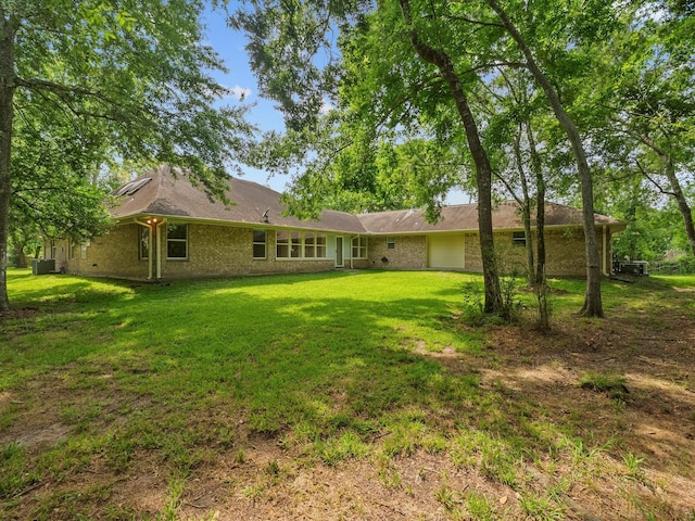 5401 Palm Dr, Dickinson, TX 77539 - view of grassy yard