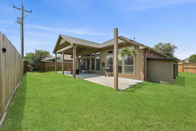 31815 Forest Oak Ln, Conroe, TX 77385 - back of property with a patio area
