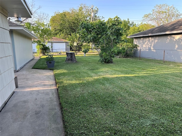 1922 14th Ave N, Texas City, TX 77590 - view of yard